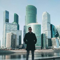 Денис Ларионов